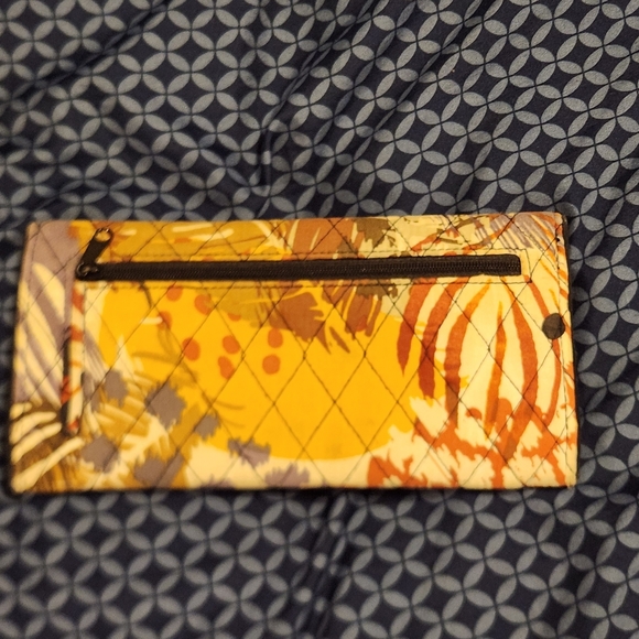 Vera Bradley Trifold Wallet Painted Feathers Organizer Clutch - Picture 2 of 5